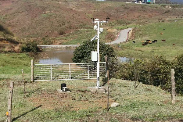 水庫(kù)氣象監(jiān)測(cè)設(shè)備圖片2